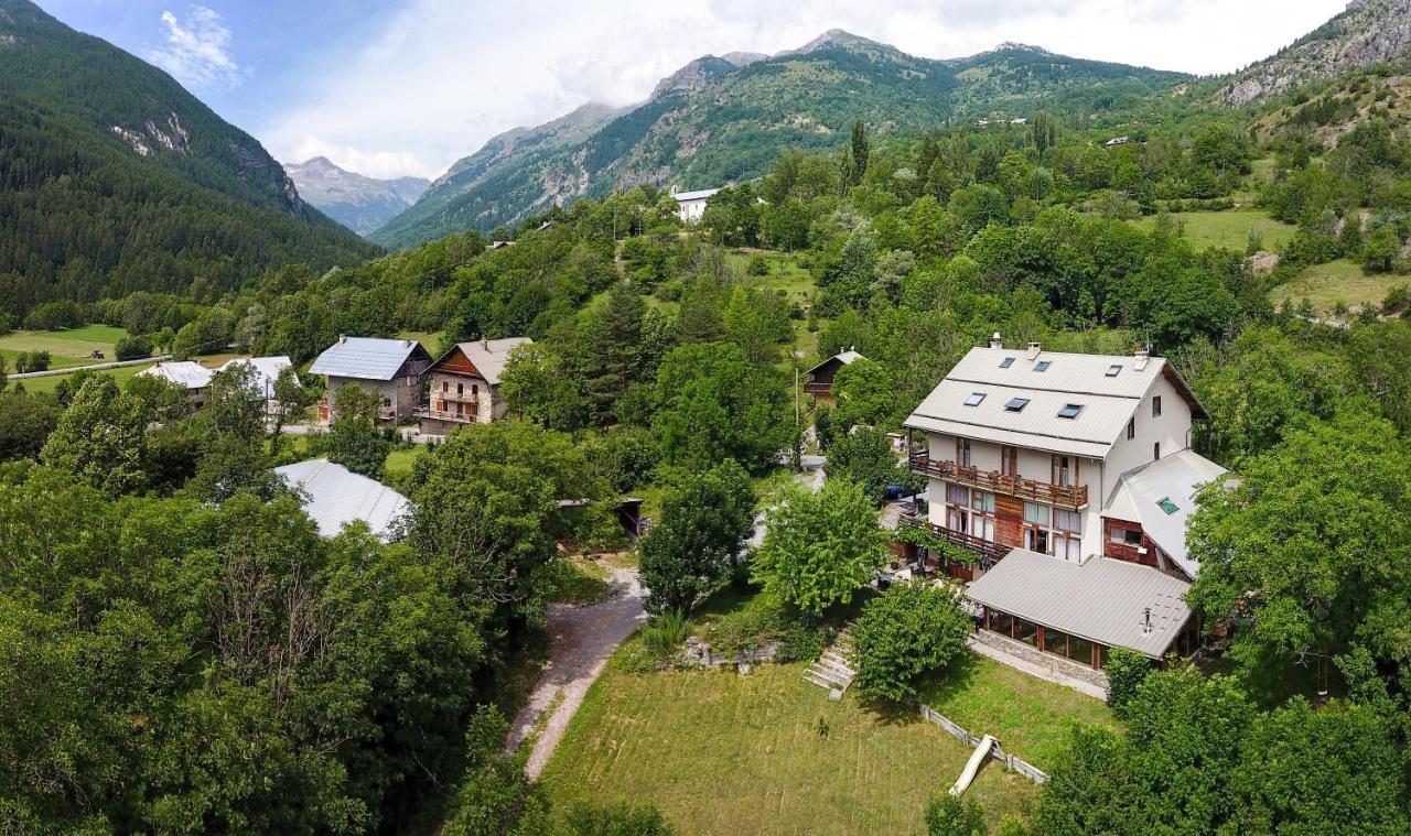 Hotel Restaurant Gites Les 5 Saisons Freissinieres Екстер'єр фото