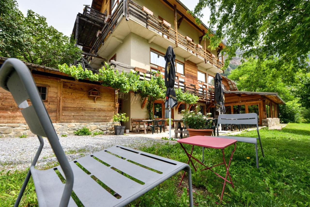 Hotel Restaurant Gites Les 5 Saisons Freissinieres Екстер'єр фото