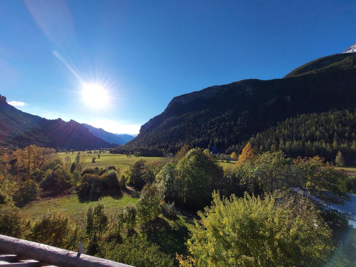 Hotel Restaurant Gites Les 5 Saisons Freissinieres Екстер'єр фото