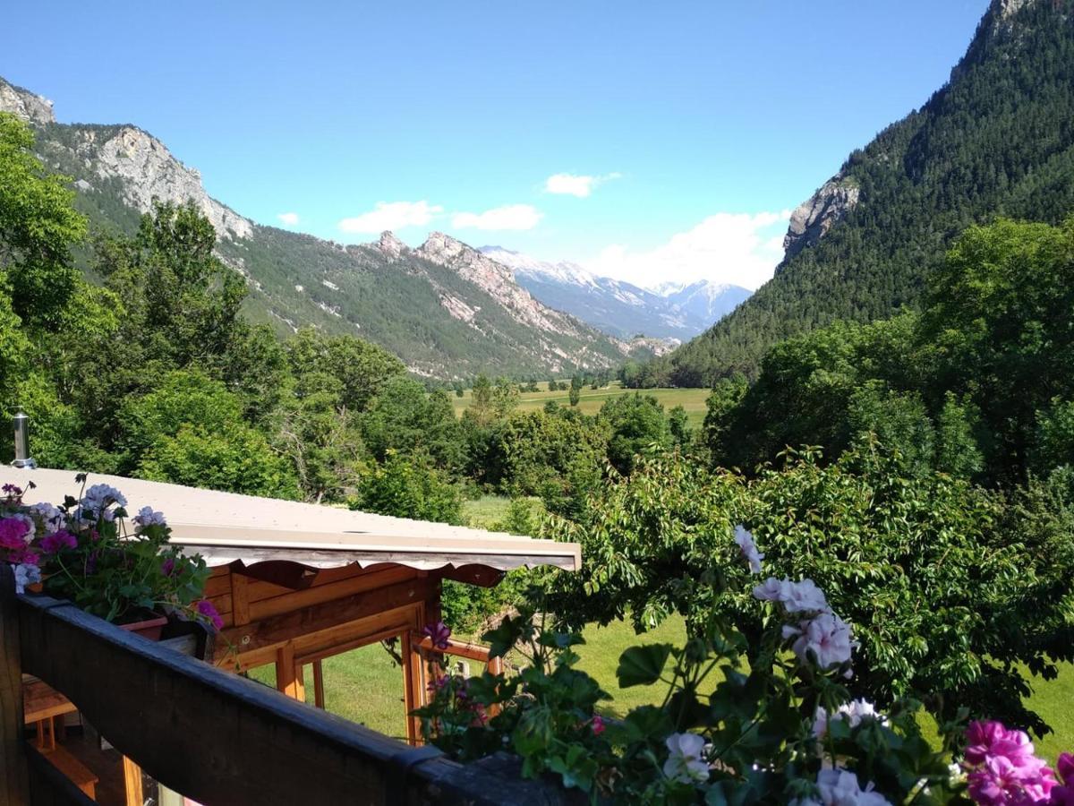 Hotel Restaurant Gites Les 5 Saisons Freissinieres Екстер'єр фото