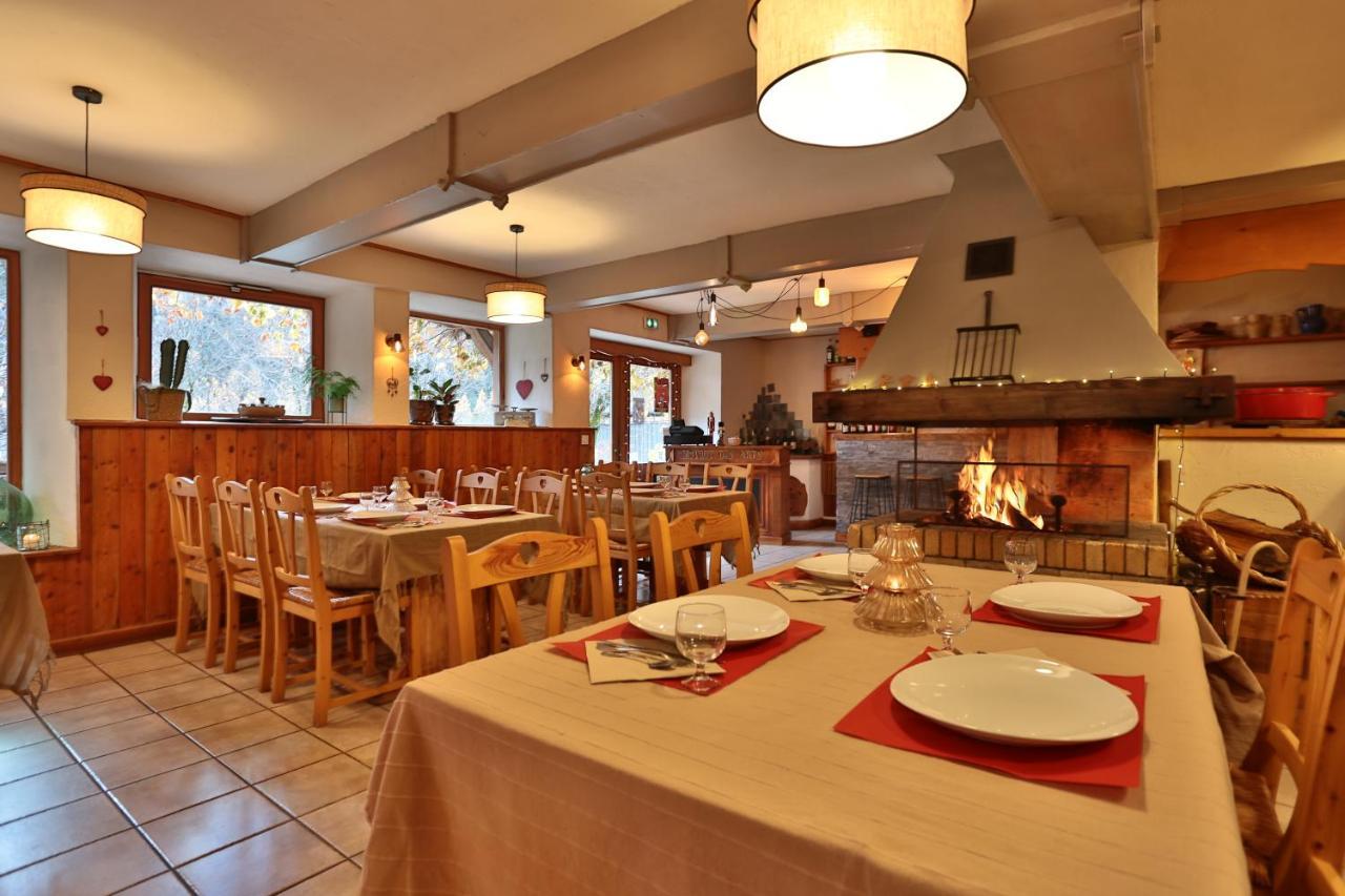 Hotel Restaurant Gites Les 5 Saisons Freissinieres Екстер'єр фото