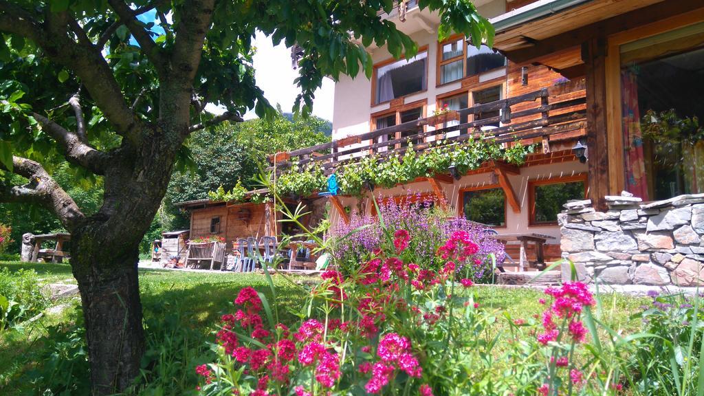 Hotel Restaurant Gites Les 5 Saisons Freissinieres Екстер'єр фото