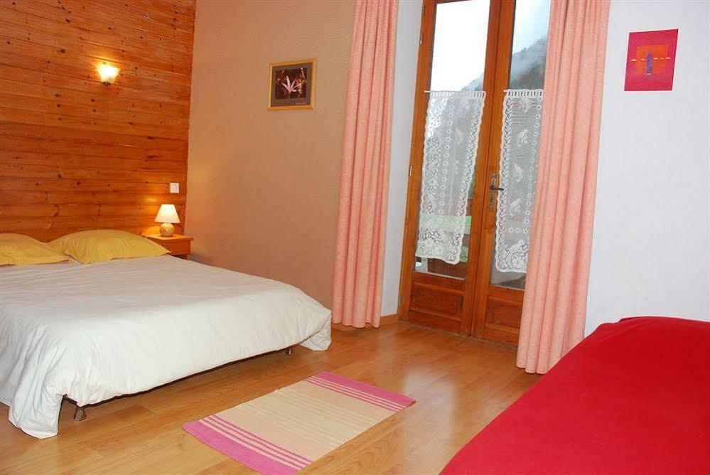 Hotel Restaurant Gites Les 5 Saisons Freissinieres Екстер'єр фото