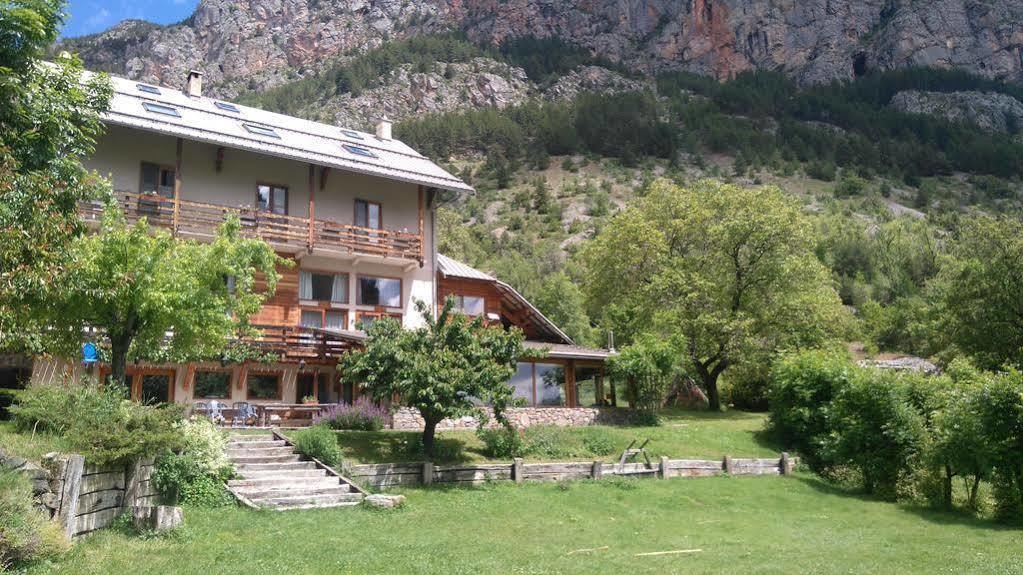 Hotel Restaurant Gites Les 5 Saisons Freissinieres Екстер'єр фото